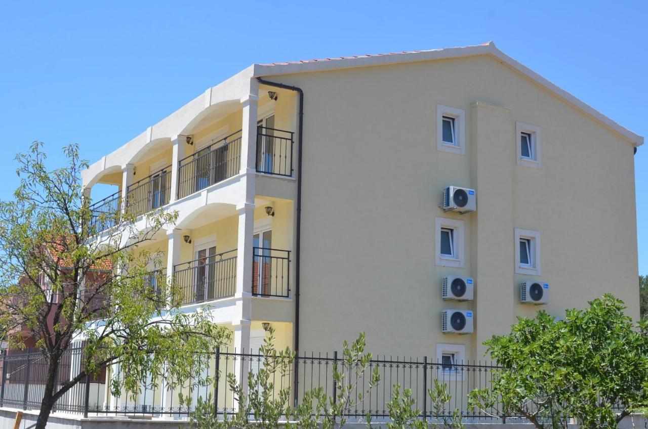 Apartments Neli Vinišće Dış mekan fotoğraf